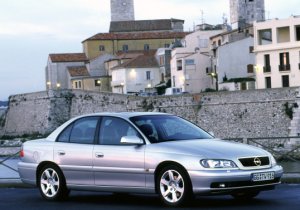 opel_omega_v8_56.jpg
