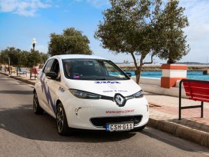 Maltas-first-car-sharing-club-goes-live-with-150-all-electric-Renault-ZOEs-3.jpg