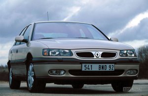 d-1996-2000-hatchback-5dverovy-4.jpg
