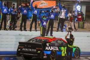 william-byron-driver-of-the-hendrick-motorsports-axalta-news-photo-1614570119_.jpg