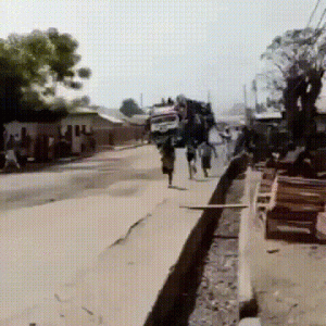 daily_gifdump_3470_04.gif