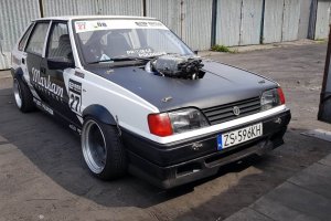 FSO-Polonez-with-a-supercharged-Opel-V6-01-930x620.jpg