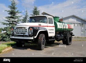 raisio-finland-july-13-2014-vintage-zil-130-tank-truck-on-a-yard-produced-KXC737.jpg