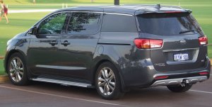 2015_Kia_Carnival_YP_Platinum_van_2016-04-07_03.jpg