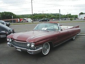 Cadillac_at_car_show.jpg