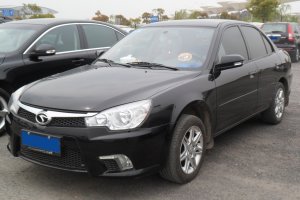 Soueast_V3_Lingyue_facelift_01_China_2012-04-15.jpg