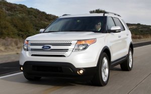 2011-ford-explorer-front-three-quarter-motion.jpg
