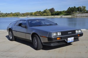 85Delorean.jpg