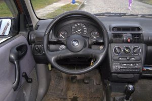 z27281244VOpel-Corsa-B.jpg