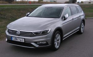 1920px-VW_B8_Alltrack_1.jpg