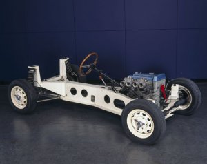 Lotus_Elan_car_chassis.jpg
