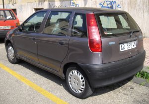 Fiat_Punto_5door_rear.jpg