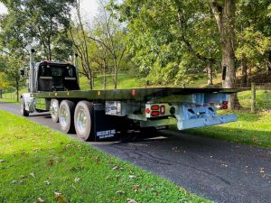 Industrial_carrier-Peterbilt-2.jpg