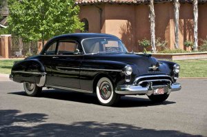 oldsmobile-rocket-88_600x0w.jpg