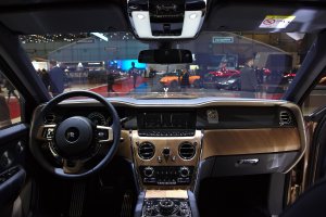 1920px-Rolls-Royce_Cullinan_Genf_2019_1Y7A5689.jpg