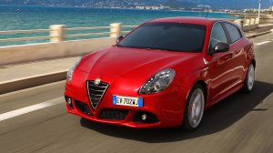 buyers_guide_-_alfa_giulietta_qv_2014_-_front_quarter.jpg