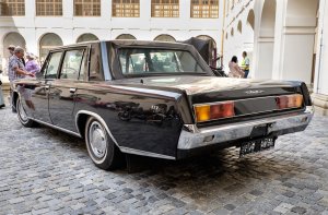 76ZIL117.jpg