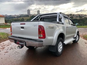 hilux.jpg
