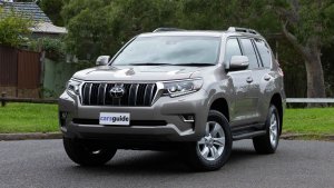 2021-Toyota-LanCruiser-Prado-SUV-Beige-1001x565-47.jpg