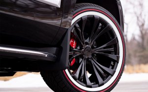 Red-Stripe-Closer_1920px.jpg