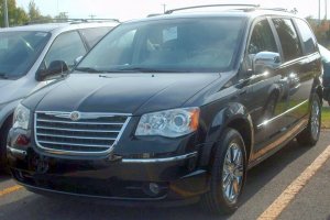 08_Chrysler_Town_And_Country.jpg