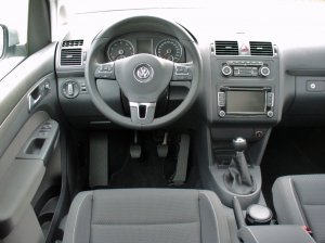 VW_Touran_Facelift_II_14_TSI_Comfortline_Silverleaf_Interieur.jpeg